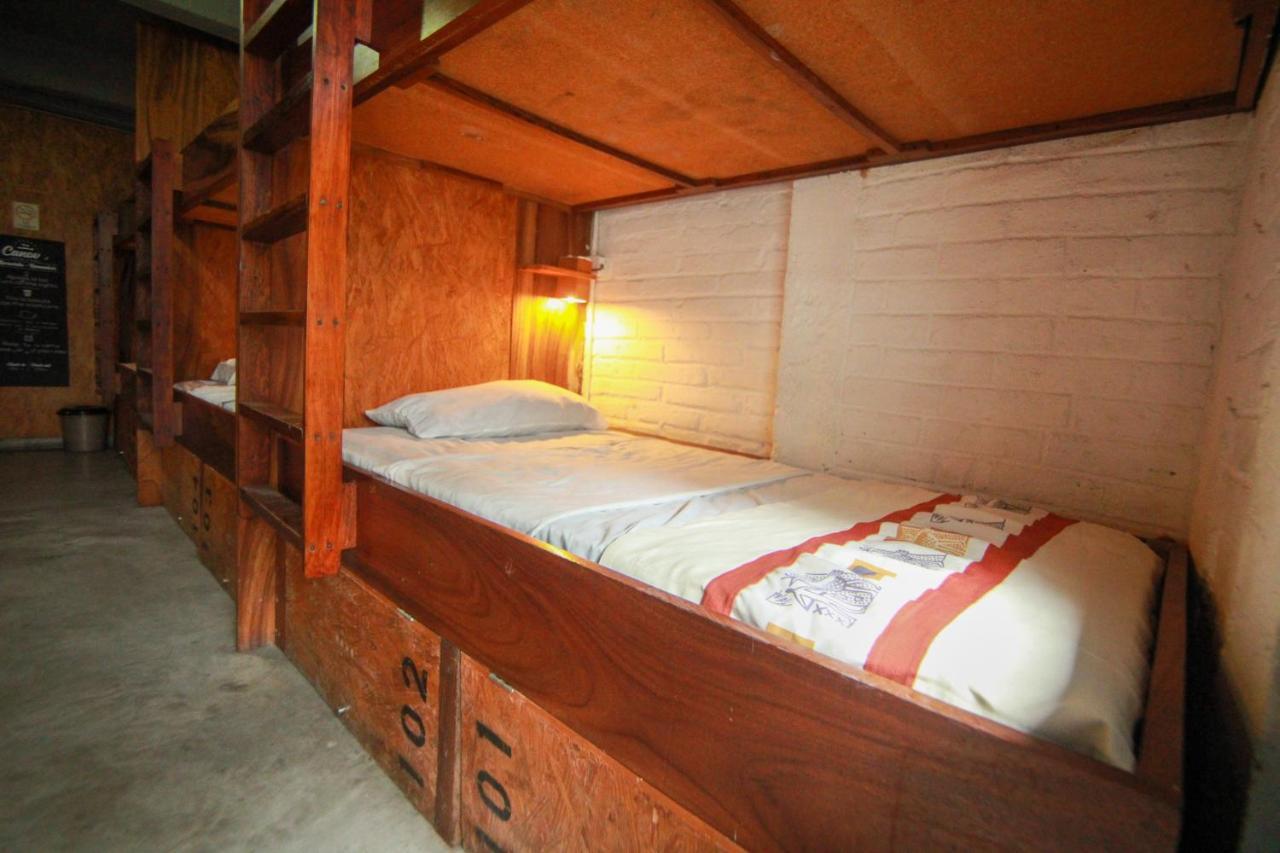 פוארטו ואלארטה Canova Hostel & Pizza מראה חיצוני תמונה